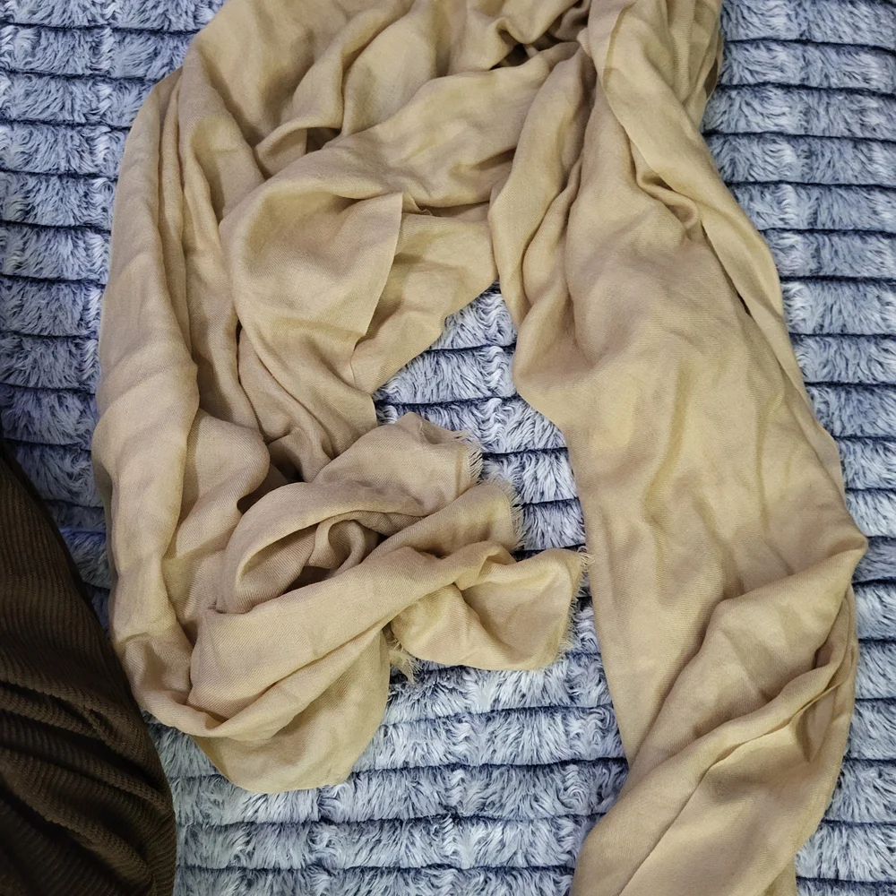 Nwot Nordstrom Lightweight Tan Cashmere Scarf‎